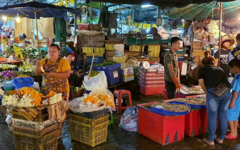 Khlong Toei Pier Market